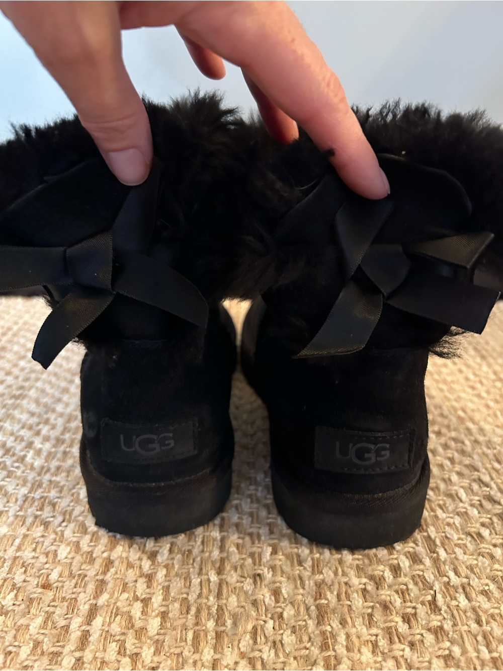 Ugg Mini Bailey Bow II Women Sz 5 Black Suede Boots Boho Outdoor Winter Festival